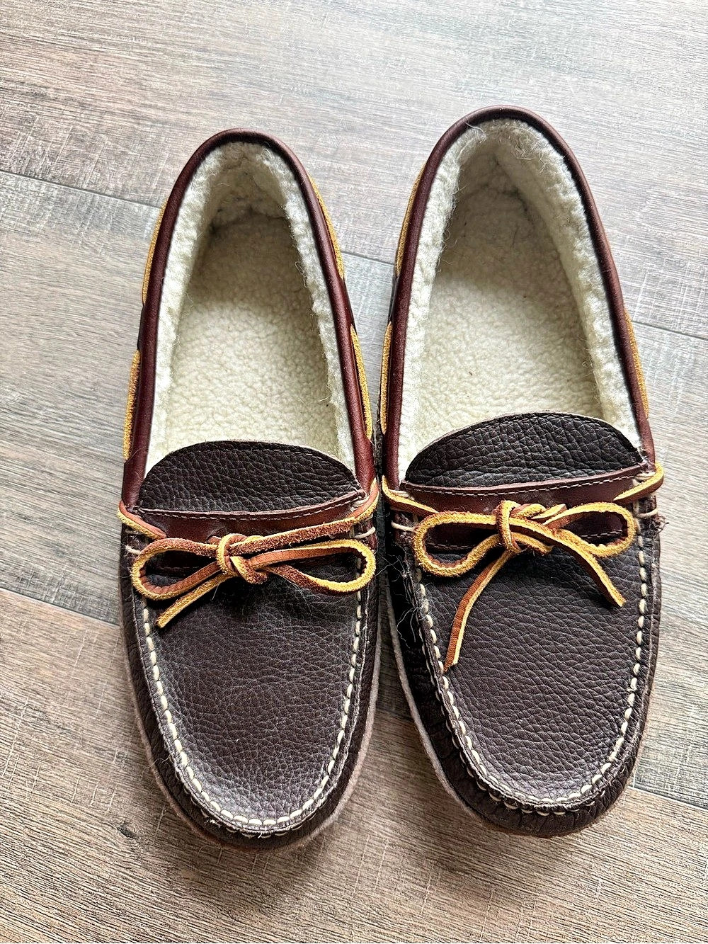 L.L.Bean Leather Double-Sole Shearling Slippers Men’s 7 / Women’s 8